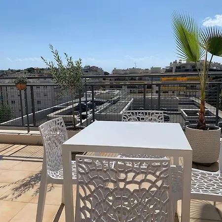 : Beautiful Flat With Large Terrace Antibes