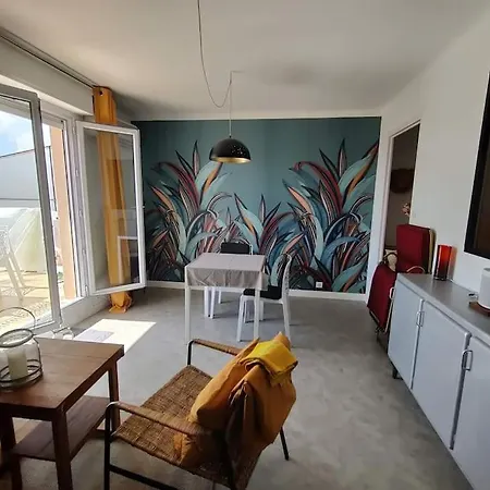 : Beautiful Flat With Large Terrace * Antibes